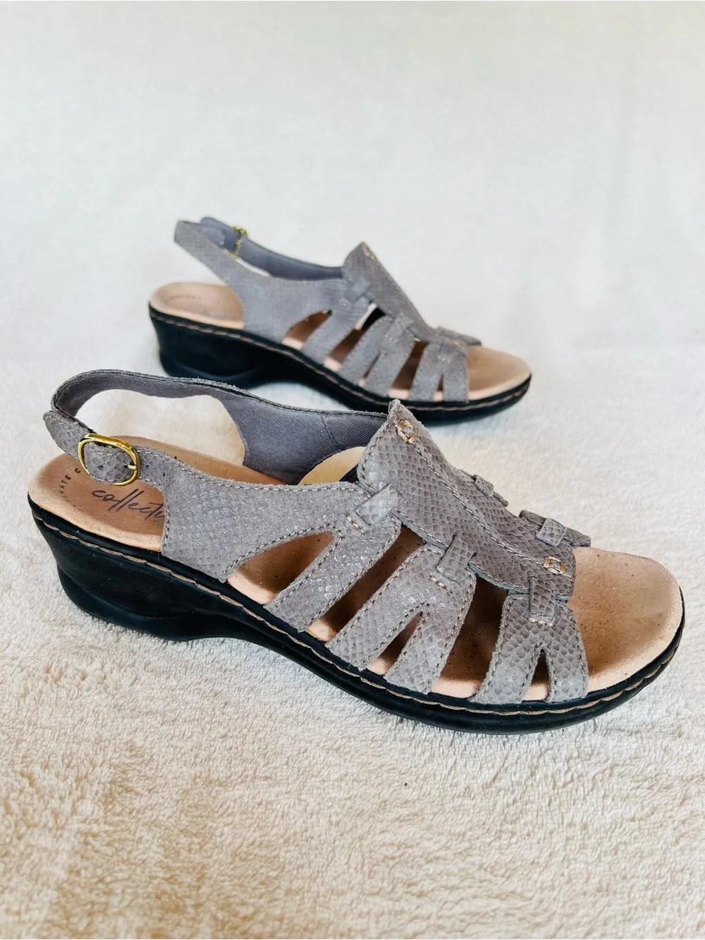 Clarks Lexi Marigold Gray Snake Print Suede Leather Wedge Sandals 6.5